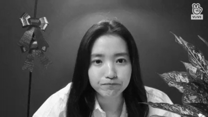 Kim Tae-ri expressed her position on mint chocolate.GIF