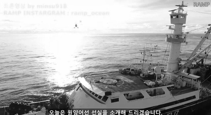 The actual appearance of a single-person room on a deep-sea fishing boat.