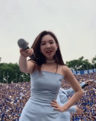 TWICE's Nayeon, who is cute at the regiment festival.