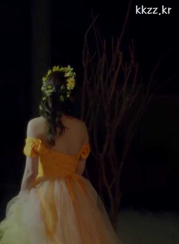 Yellow Princess Dress Jeon So-min