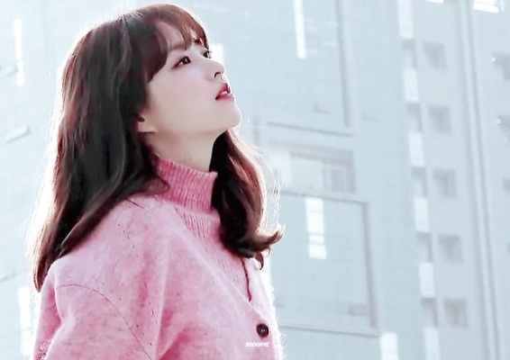 Behind the scenes of Park Bo-young's Fall Poster