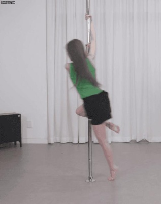 Fromis_9 Song Hayoung Pole Dance