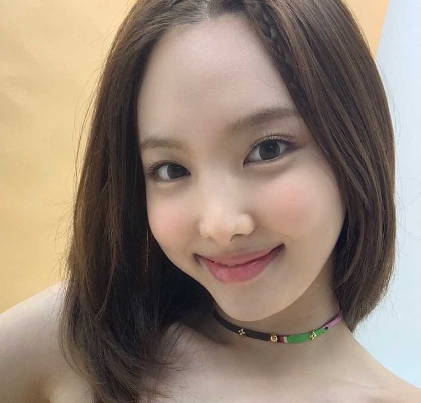 TWICE Nayeon Dispatch Profile Picture
