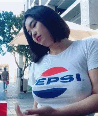 Free-spirited heavy Pepsi girl ㄷ
