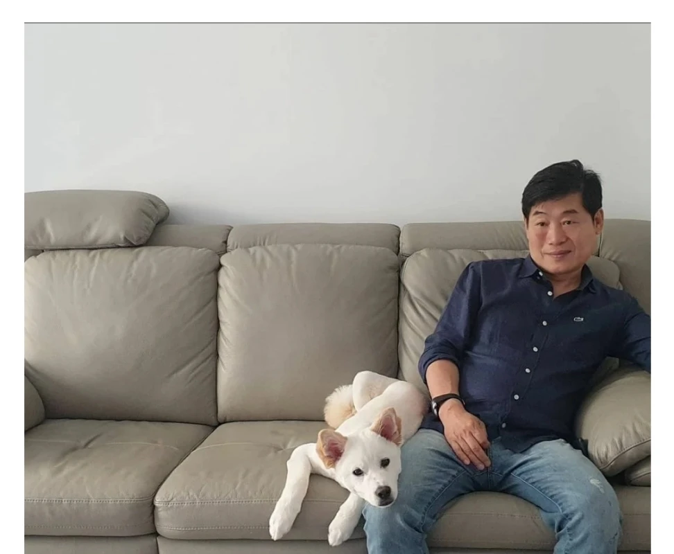 Chef Lee Yeon-bok's sofa update