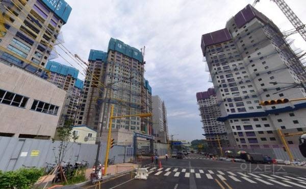 3,000 households under construction of Geomdan New Town may be demolished.