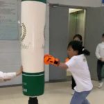 An elementary school student who learned boxing.