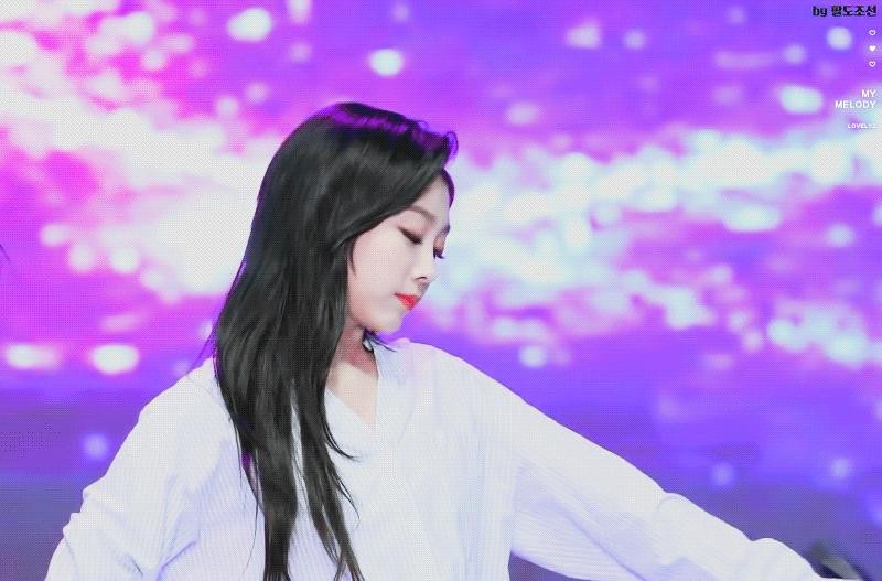 Lovelyz Seo Jisoo's seductive beauty!