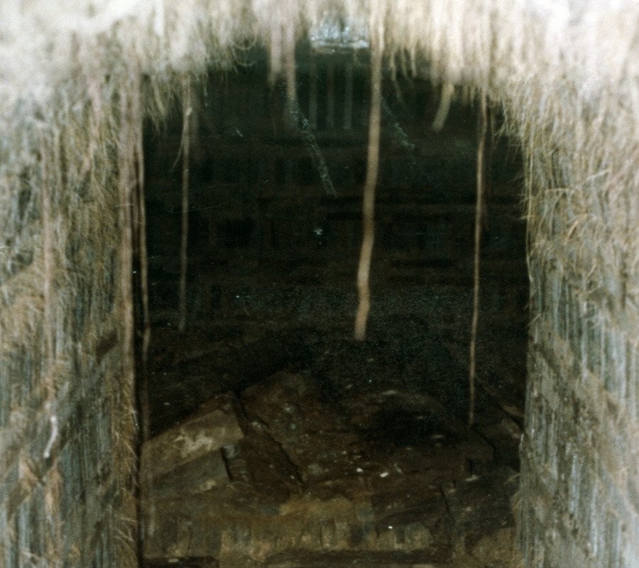 The tomb of King Muryeong.jpg.