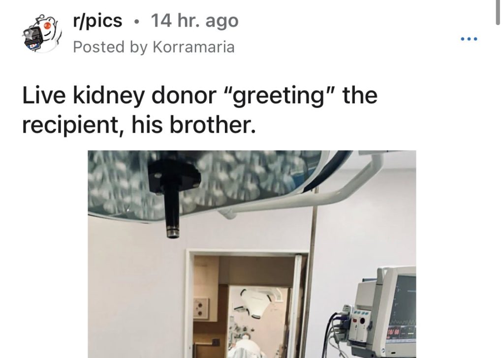 Say hi to each other before kidney transplant surgery.