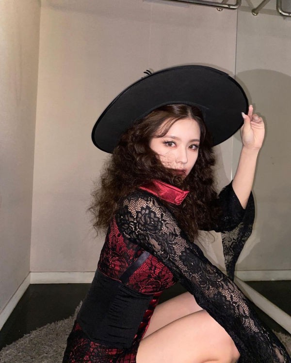 Halloween witch Miyeon.
