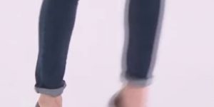 T-ARA Jiyeon dancing in skinny jeans.