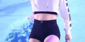 DREAMCATCHER Su A with charming thighs.