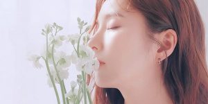 Shin Sekyung's beauty with flowers.