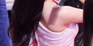 The sexy shoulder line, neckline, Ahn Jihyun cheerleader.