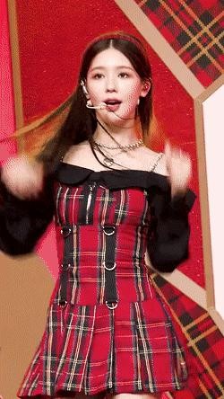 Dances that bow down, Miyeon. (G)I-DLE.
