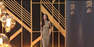2021 KBS Acting Awards Jung Soojung Tight Dress. Angry pelvis and hip line.