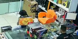 CCTV of a foreign compiler who succeeded in rescuing SOUND graphics cards.
