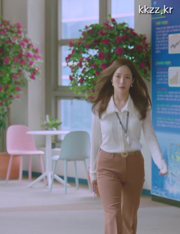Office look, Park Minyoung.