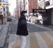 Kwanghee met JeA's fan on the street.