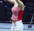 Off-solder white shorts cheerleader Jung Dahye.