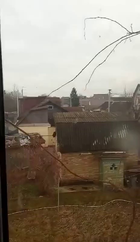 SOUND. Video of a fighter attack on Ukrainian private house. mp4.