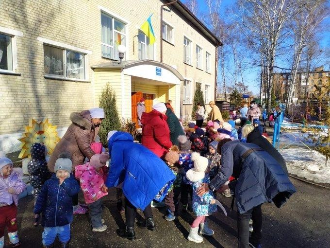 Russia bombing Ukrainian kindergarten in anaerobic state.