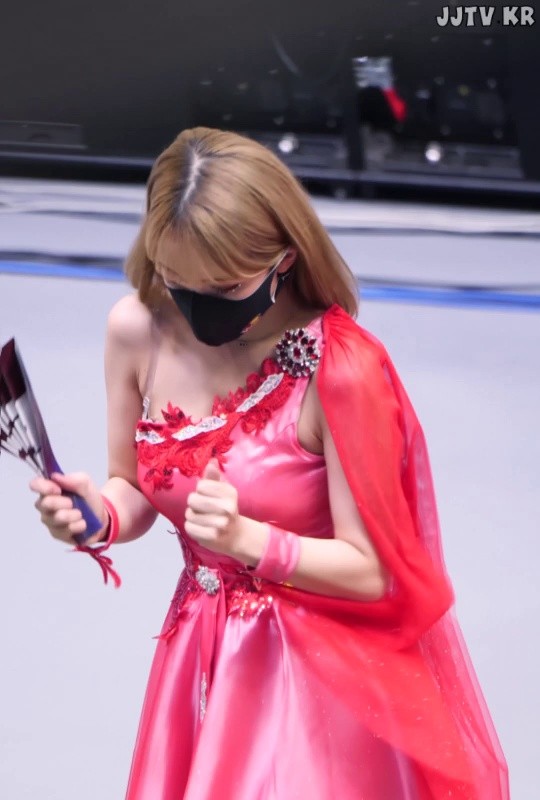 Cheerleader Lee Da Hye in goddess costume.