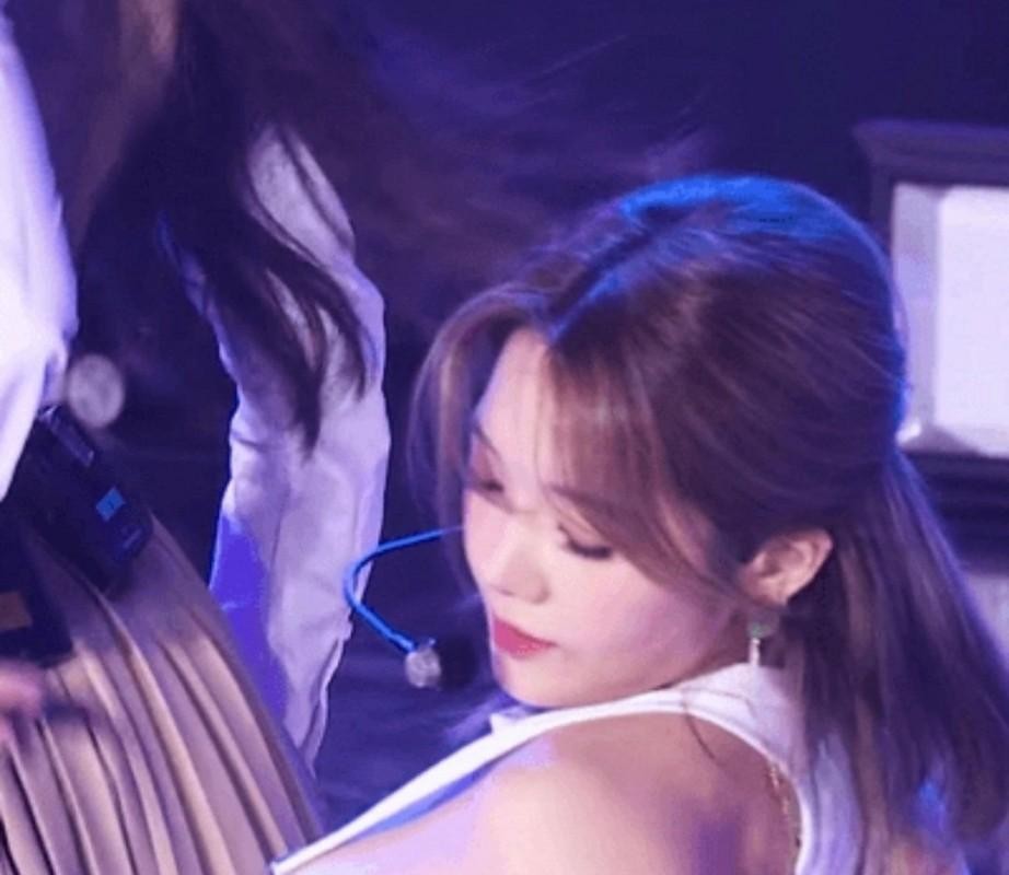 A collection of Roh Jisun's side profile.