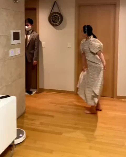SOUND wife's going home ceremony gif
