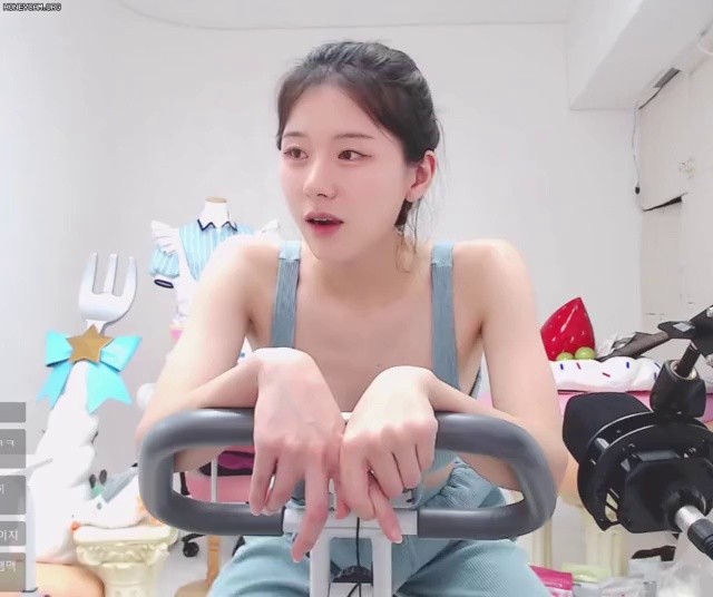 Nari is working out.