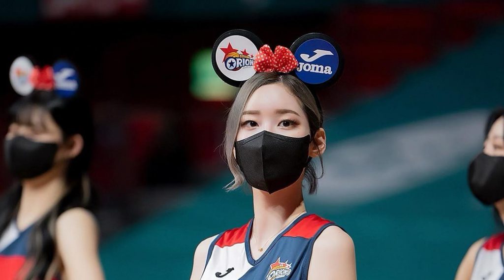 Cheerleader Seo Hyunsook. Cheerleader Instagram.