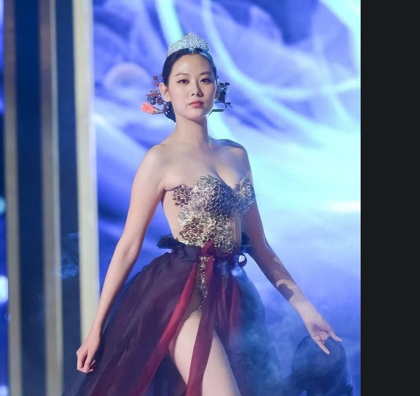 Miss Korea, whose swimsuits have been delisted.