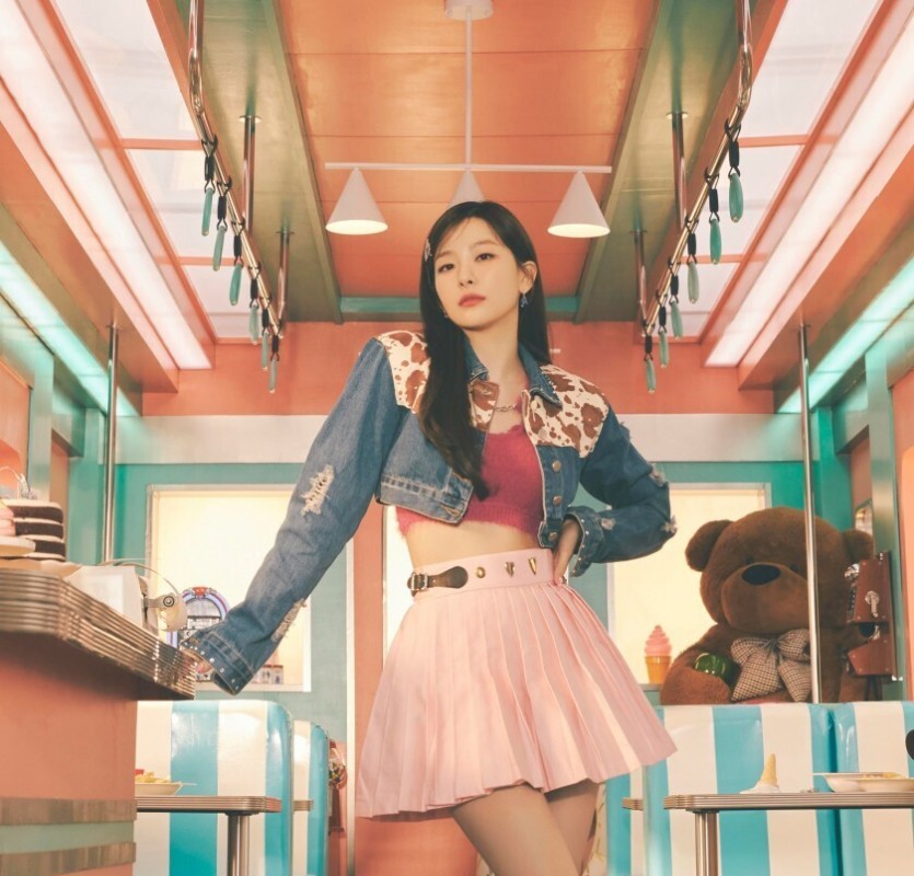 Pink pleated skirt, thigh, Red Velvet, Seulgi.