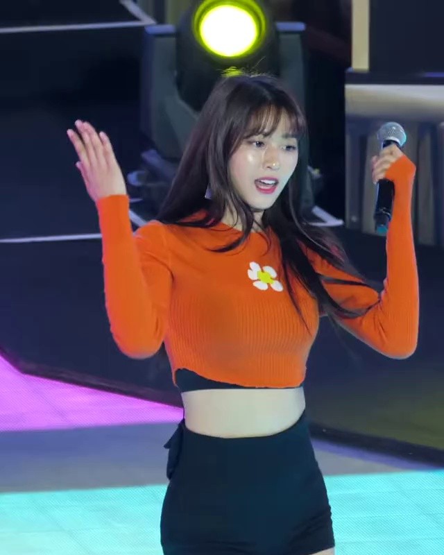 AOA Seolhyun Tight Black Pants