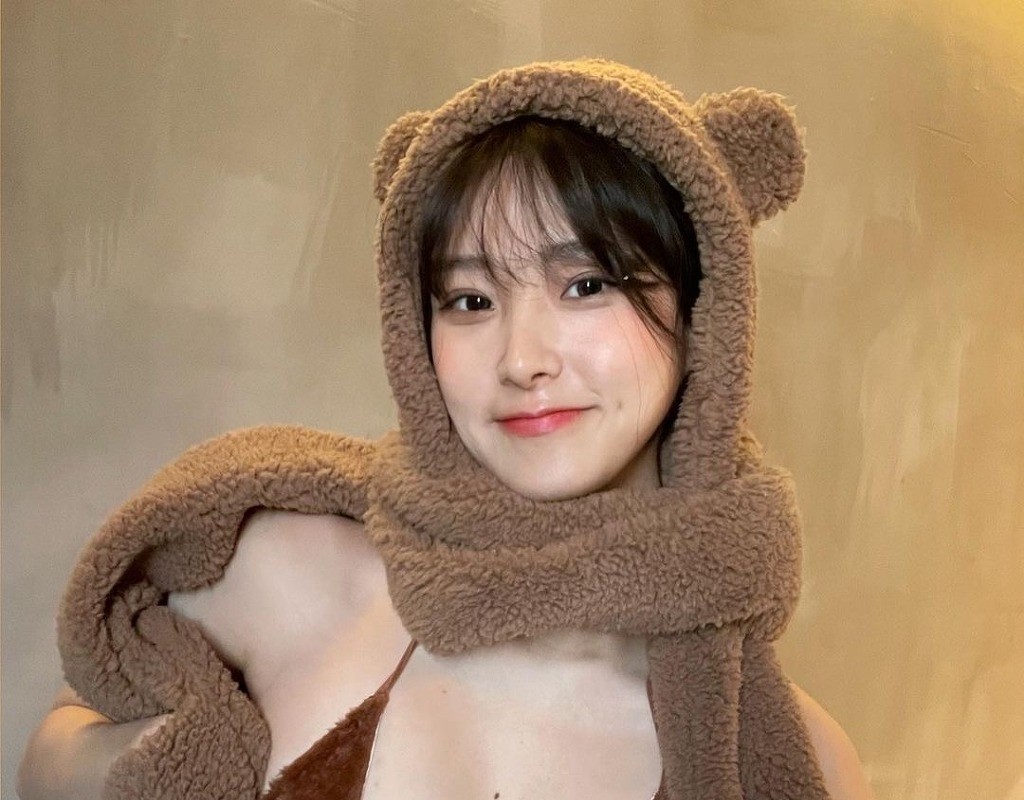 Bear sister, Myeongah.