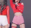 Red checkered hot pants. MOMOLAND Yeonwoo's butt.