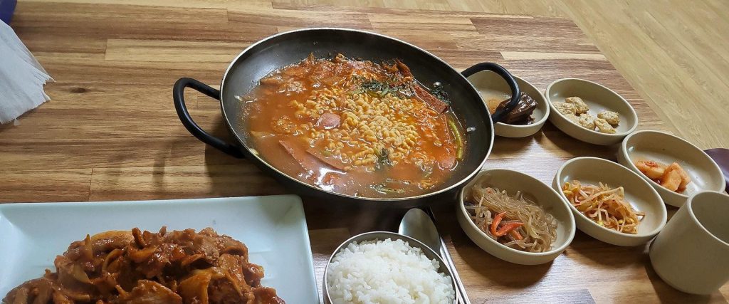 Sausage Stew is 5,000 won per serving. Likes and dislikes.jpg