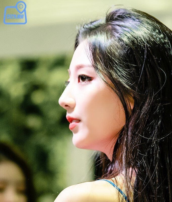 Lovelyz's youngest member, Ye-In's side profile class.