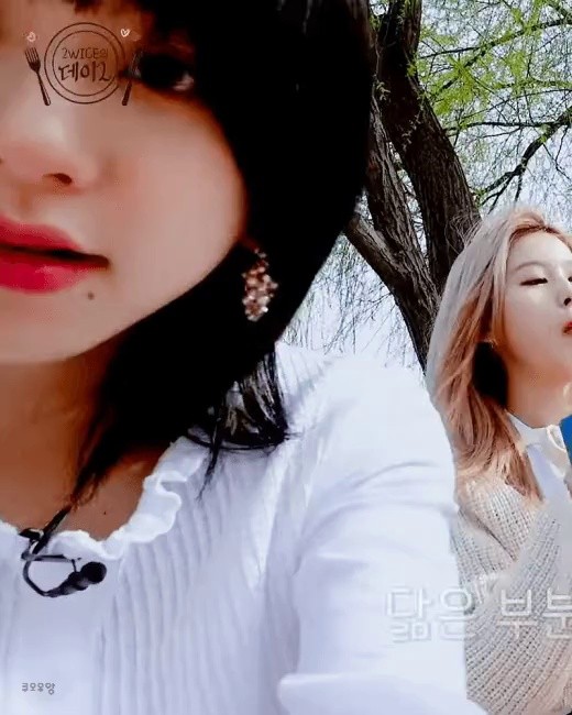 SANA and CHAEYOUNG of SOUND2WICE