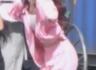 SANA's flapping clothes was legendary during the rehearsal