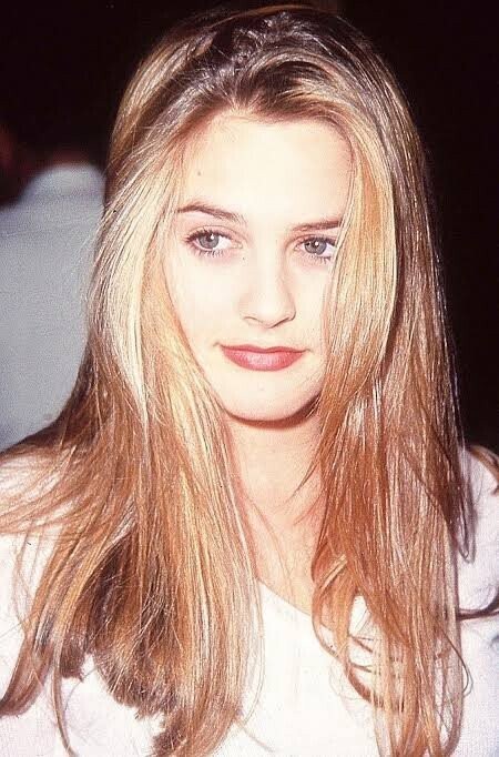 HIGH TEEN STAR Alicia Silverstone in the 90s