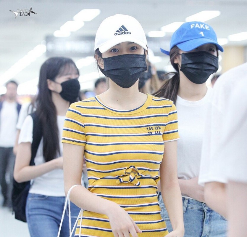 Kang Hyewon Yellow Stripe Dress Ozzy Body 1 Sheet