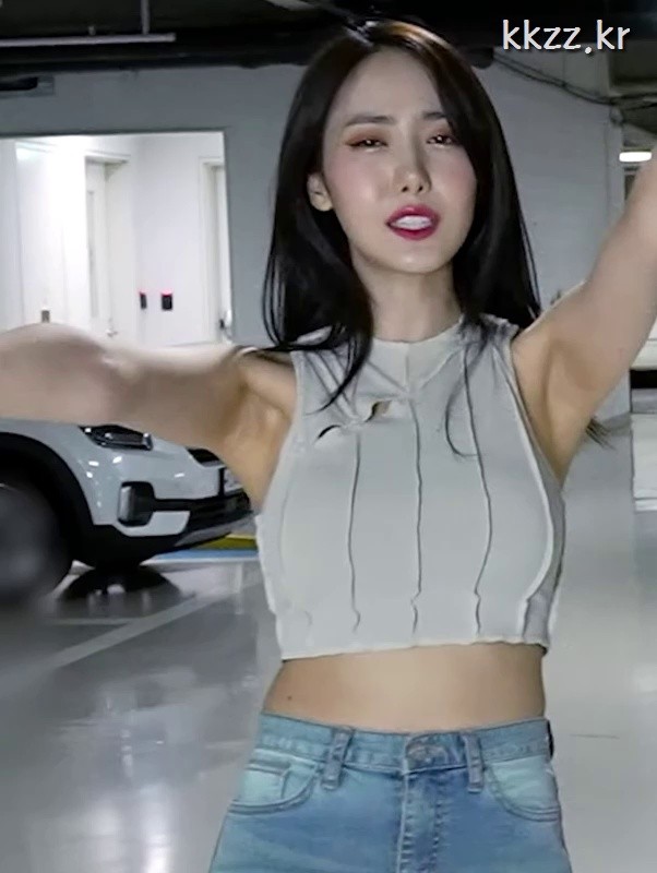 SinB, who's bulked up in jeans