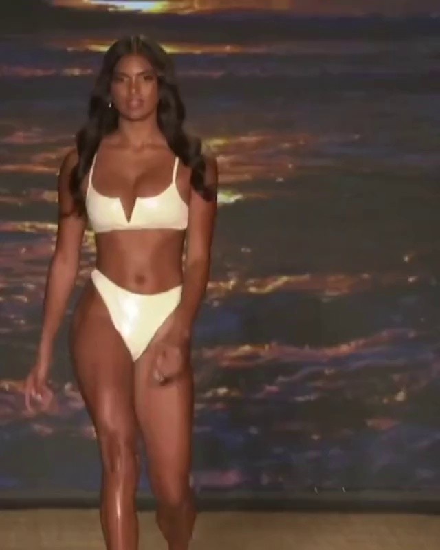 Model Isabella Gonzalez on the runway