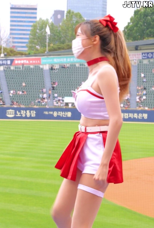 Kim Hanna, the cheerleader with the cropped top down