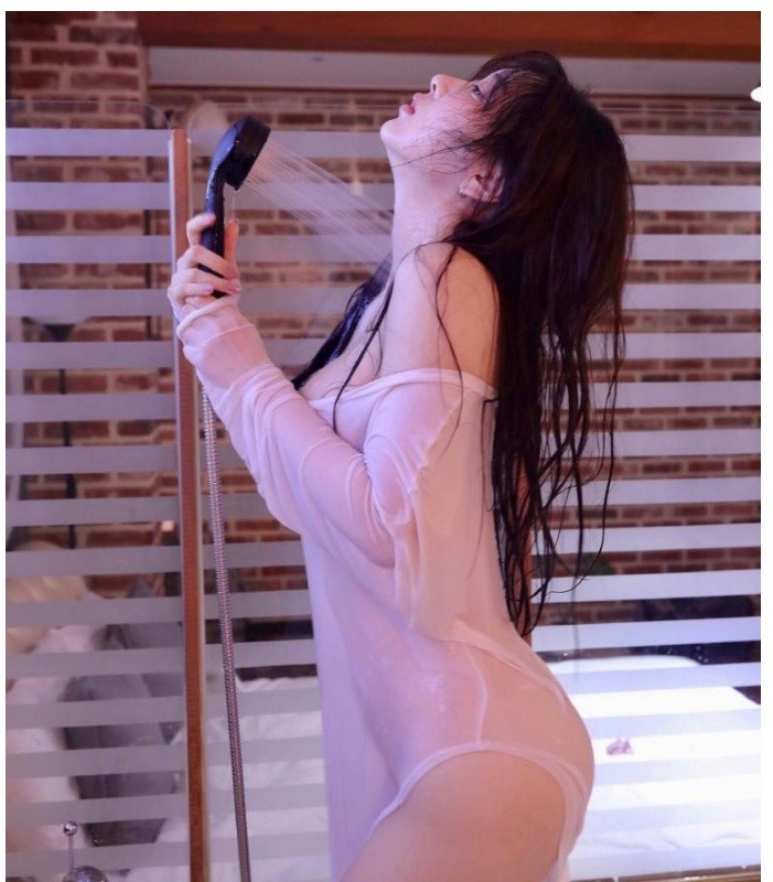 Shin Jaeeun Shower