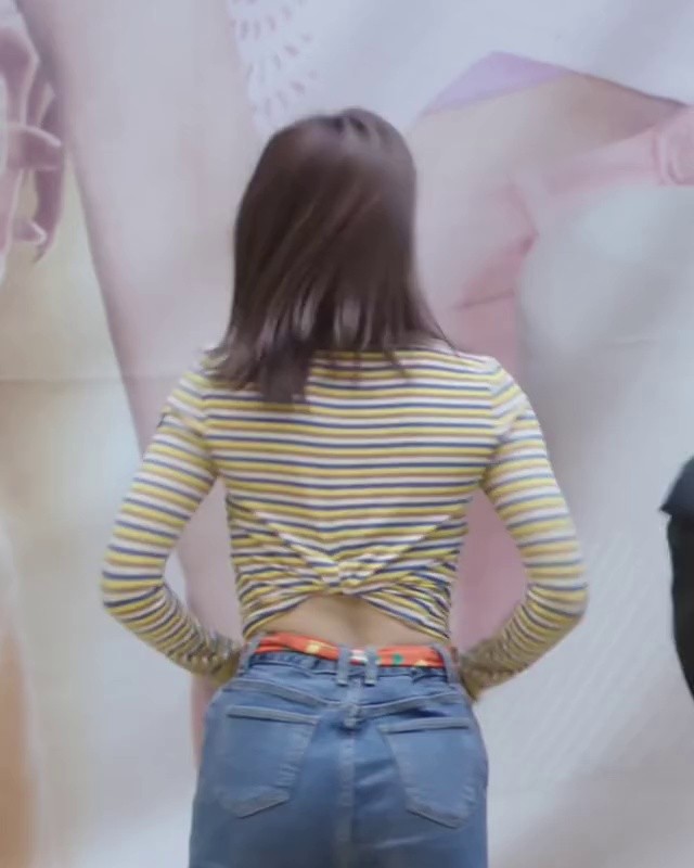 fromis_9 Saerom Fan Signing Jeans Fit Stand-up Muscles