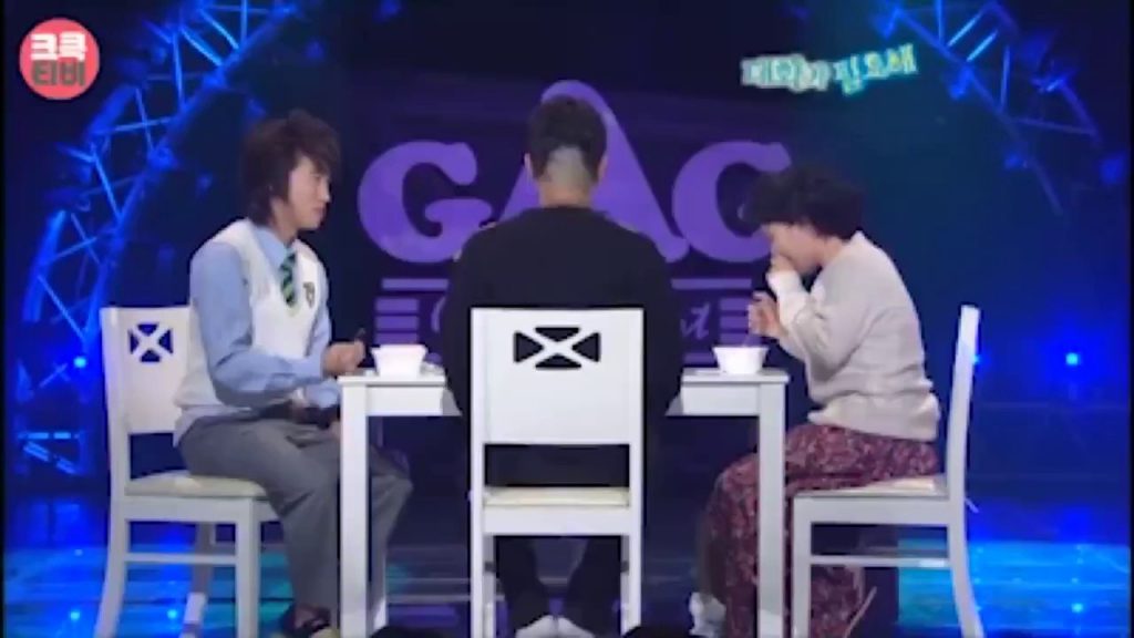 The scene where Shin Bong-sun made a blooper because she couldn't hold back her laughter at the SOUND Gag Concert.mp4