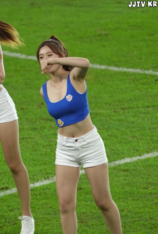 Blue sleeveless, Kim Nayeon, cheerleader
